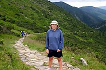 Fragment kamienistej drogi na niebieskim szlaku, gdzie nie dało się jechac...