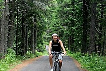 Droga asfaltowa do Popradzkiego Jeziora