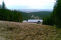 Przejeżdżamy koło trasy narciarskiej (kilka razy będziemy mijać ją)