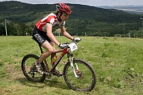 A to chyba zwycięzca wyścigu  na 3 okrążenia.