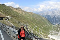 Na przełęczy Stelvio, na którą prowadzi nieźle zakręcona droga :)