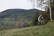 Okolice Mniszka z widokiem na Chełmiec