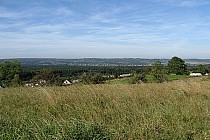 Widok  z drogi dojazdowej do ruin zamkowych