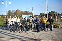 Pamiątkowe zdjęcie na starcie rajdu.