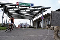 Na Przełęczy Okraj - 1046 m npm - dawne przejście graniczne: PL/CZ w Karkonoszach