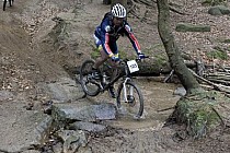 Przez strumyk / fot. mtbmarathon.pl