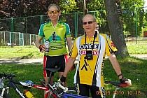 Razem z bratem tuż przed startem do III Bytowskiego Rodzinnego Maratonu Rowerowego