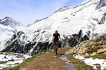 Drugie wypłaszczenie po serii stromych serpentyn w kierunku Chemnitzerhütte