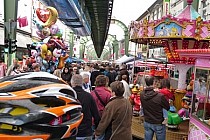 Największy w Europie jarmark uliczny - Vohwinkeler Floohmarkt w Wuppertalu