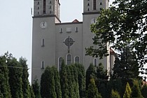 Kościół NMP Królowej Polski z pięknym obejściem