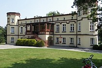 Ośrodek Kultury w Czernicy tzw. Zameczek