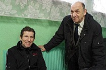 Marek Galiński i Włodzimierz Olszewski prezes Makowskiego Klubu Kolarskiego