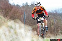 Barwy wciąż te same pomarańczowo-czarne :) tylko logo ciut inne.