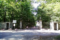 Brama wjazdowa - dyrekcja WPN