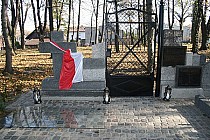 Park pamięci na byłym cmentarzu ewanelickim, tuż przy starcie