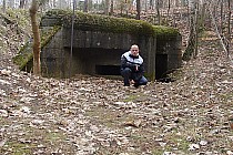 ...już zapomniano prawie o pozycjach obronnych z 1939 roku,a one cały czas-betonowe pomniki historii  ukryte są w zaroślach i krajeńskich łąkach...