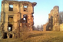 Ruiny zamku w Bodzentynie