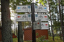 Oznakowane ścieżki rowerowe - na 17 słupkach zamocowano 60 dwustronnych tabliczek R-3 z nazwami tras, odległościami do miejscowości . Oznakowano kompleksowo 92 km ścieżek rowerowych.