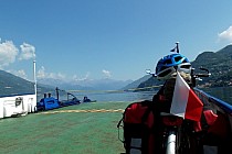 Przeprawa promem przez jezioro Como z Bellagio do Varenny