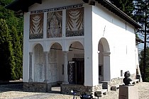 Kościółek w Magreglio.