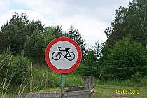 I w lesie taki znak można znaleźć , osobiście uważam ,że jest to znak zbyteczny w naszym kodeksie drogowym.