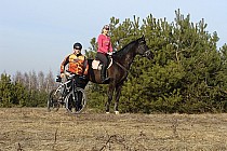 Wiosna 2011 z córką. Każdy na swoim rumaku.