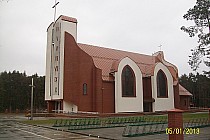 po wyjechaniu z lasu w lewo krajowa 19 /jedziemy chodnikiem/ skręcamy przed kościołem w prawo