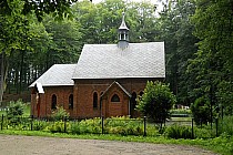 Drewniany kościółek w Lesie Bukowym w Trzebnicy