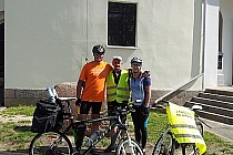 Pielgrzymka rowerowa, Zambrów-Hodyszewo-Zambrów (18.08.2012). Na zdjęciu od prawej: moja Żona, mój Tata, ja.