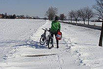 Ścieżka rowerowa Uniejów-Przykona-Turek. Na tym odcinku nie do pokonania.