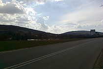 Zlewej Radostowa a z prawej Dąbrówka