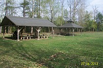 zadaszenie Osówek , po drodze jest kilka miejsc gdzie można sobie przyklapnąć.