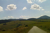 mtb szlakami beskidu niskiego i sadeckiego 15.08.2013r./w tle okolice izb i gara lackova