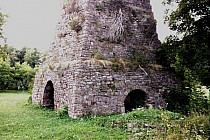 Ruiny wielkiego pieca w miejscowości Kużniaki