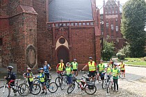 Przed kościołem św. Anny