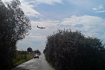 Podjazd między Wrockiem a Smolcem, szczyt dokładnie pod ścieżką schodzenia lotniska