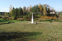 Łosiniec - koło kościoła