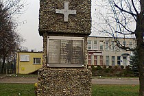 Jak we wszystkich miejscowościach tutaj , miejsce poświęcone tym co polegli w czasie II wojny światowej