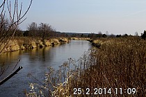 Przed mostem w prawo i górę rzeki . Rzeka Łęg