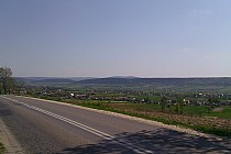 Widok na Łysicę (Św. Katarzynę) ze wzgórza przed Wzdołem Rządowym