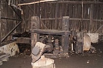 Nieco zaniedbany młot kowalski w Kuźnicy