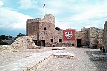 Ruiny zamku Kazimierza Wielkiego w  Inowłodzu.