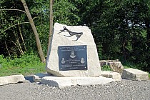 Pamiątkowy kamień w Borowych Młynach