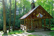 Kapliczka na wodzie w Górecku Kościelnym