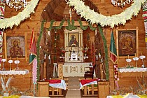 Wnętrze starego kościółka w Jarczowie