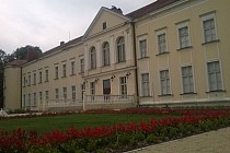 Zespół pałacowo - folwarczny z XVII w Brzegu Dolnym