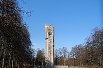 Skok w bok - Zdrowie >Pomnik Czynu Rewolucyjnego<