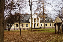 Kiedyś ruina obecnie remontowany i remontowany itd. może coś z tego będzie