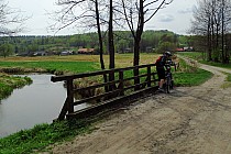 Most na Wieprzu, w oddali Guciów