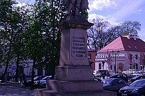 Pomnik Tadeusza Kościuszki na Rynku w Szydłowcu ufundowany przez mieszkańców w latach 20-tych XX w.